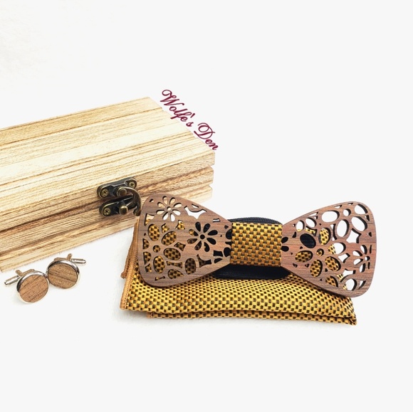 Other - Men's Wooden Bowtie Set